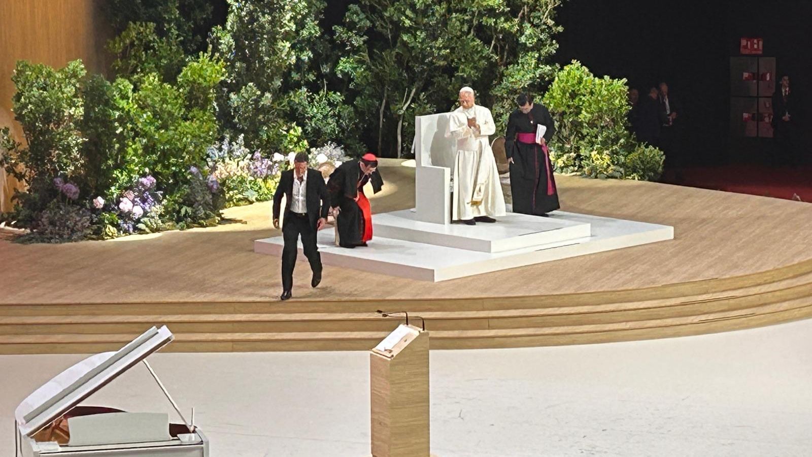 El Papa aplaude a Antonio Banderas tras su testimonio