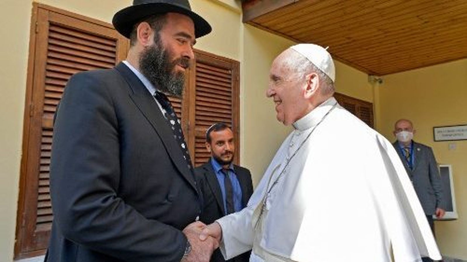 El Papa saluda al rabino principal de Chipre