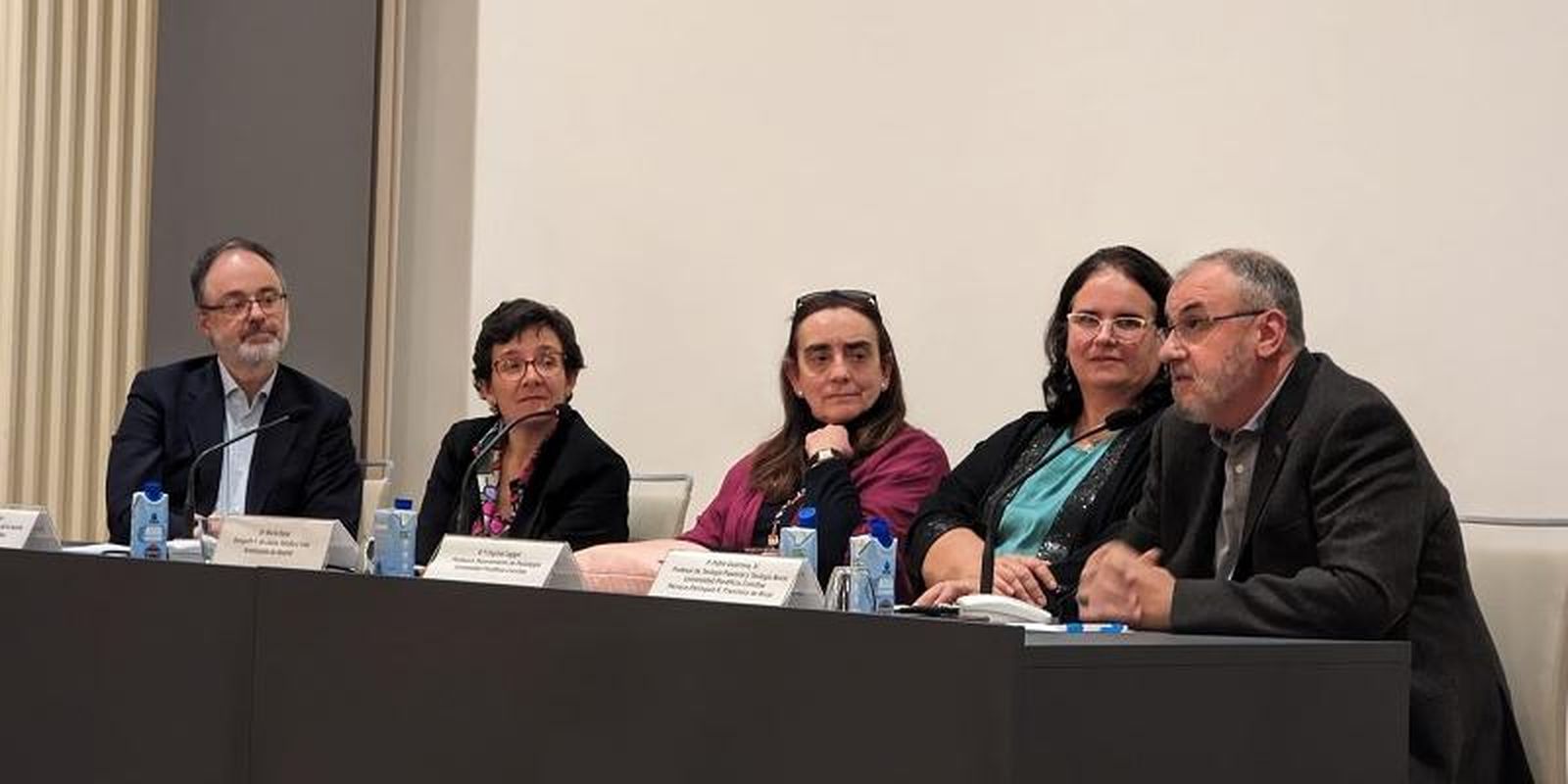 Mesa redonda en Madrid sobre los diez años de Francisco