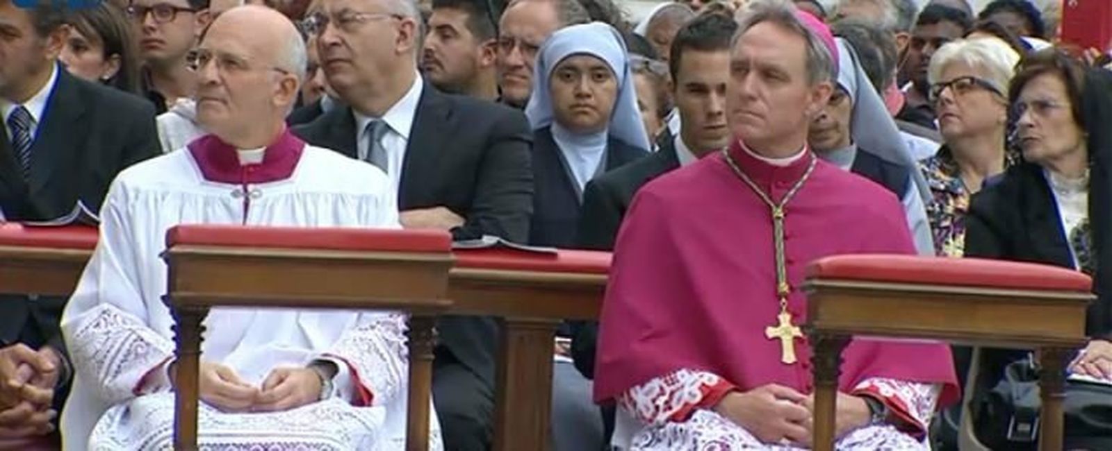 Xuereb y Ganswein, en la misa de los catequistas