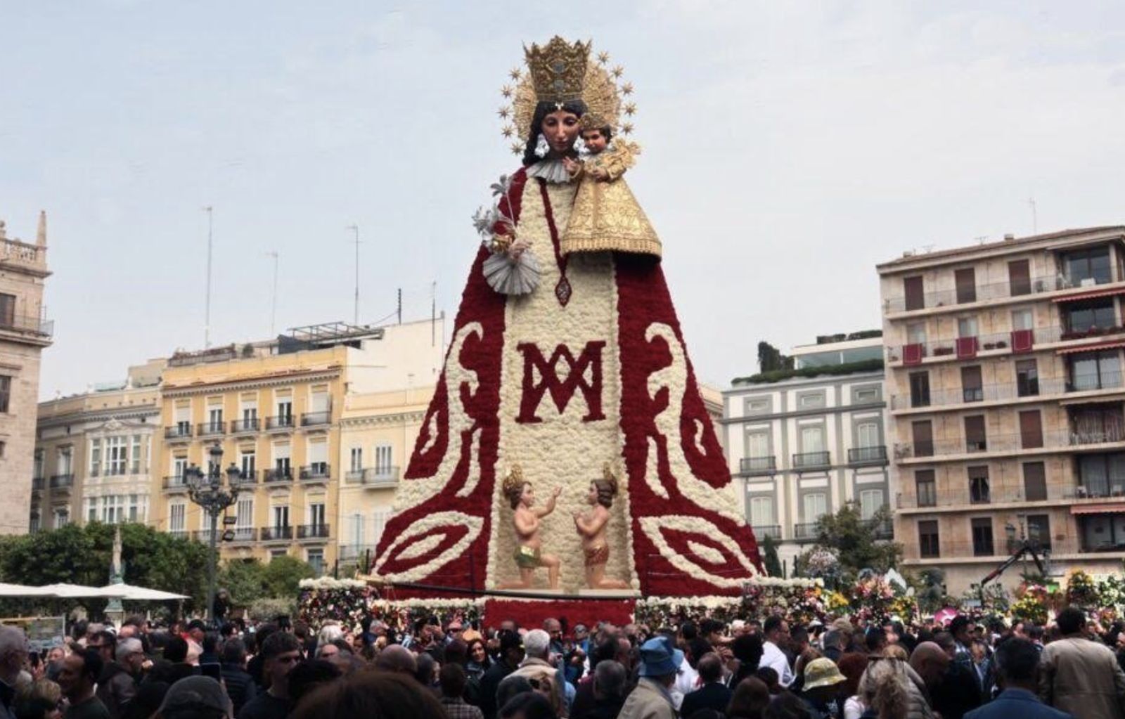 Libro sobre las Fallas