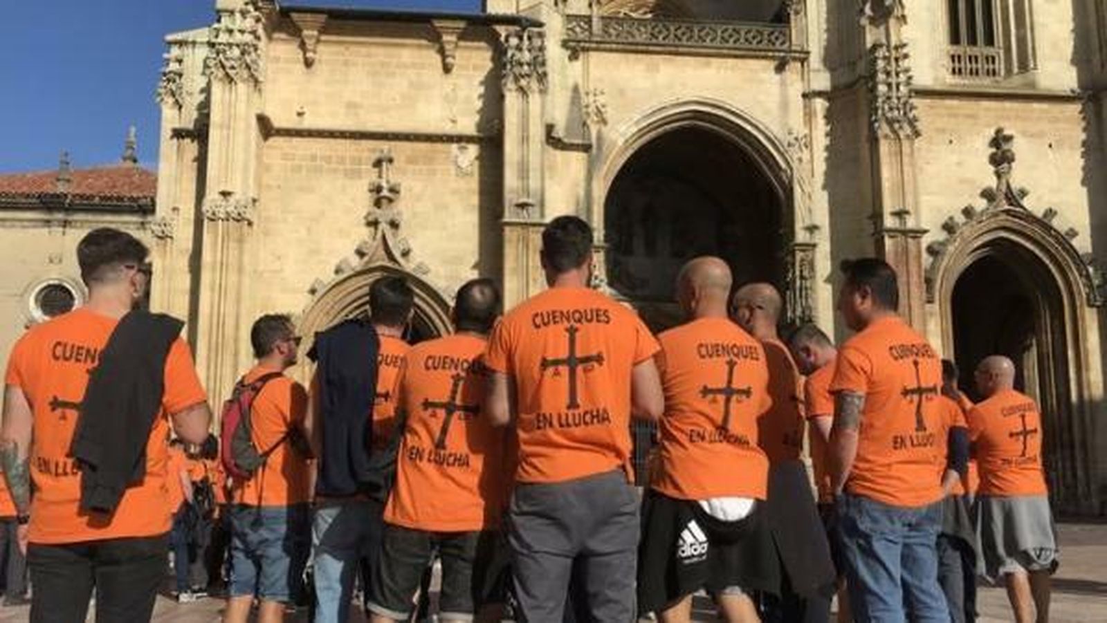 Trabajadores en la catedral de Oviedo
