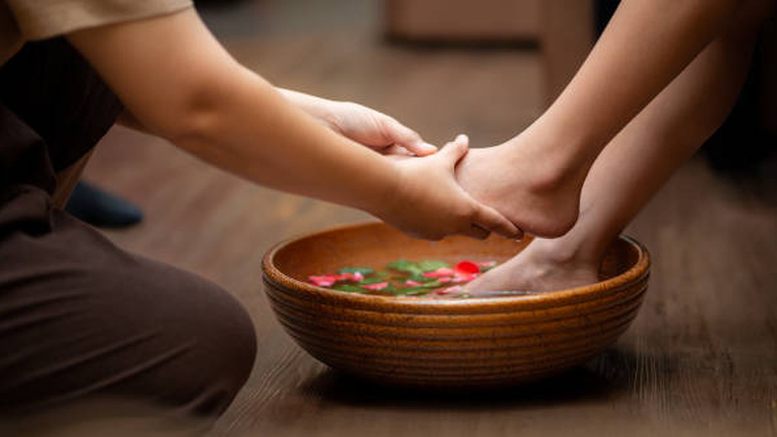 Monjes Urbanos - Lavar los pies