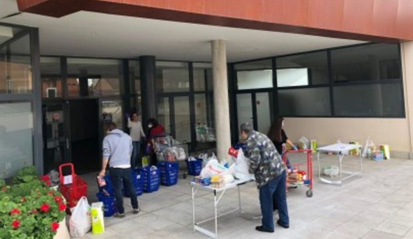 Cáritas: la demanda de alimentos se ha triplicado