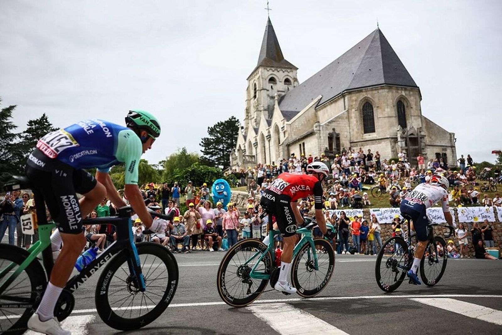 Tour de Francia. Las campanas de las iglesias locales repicarán al paso del pelotón