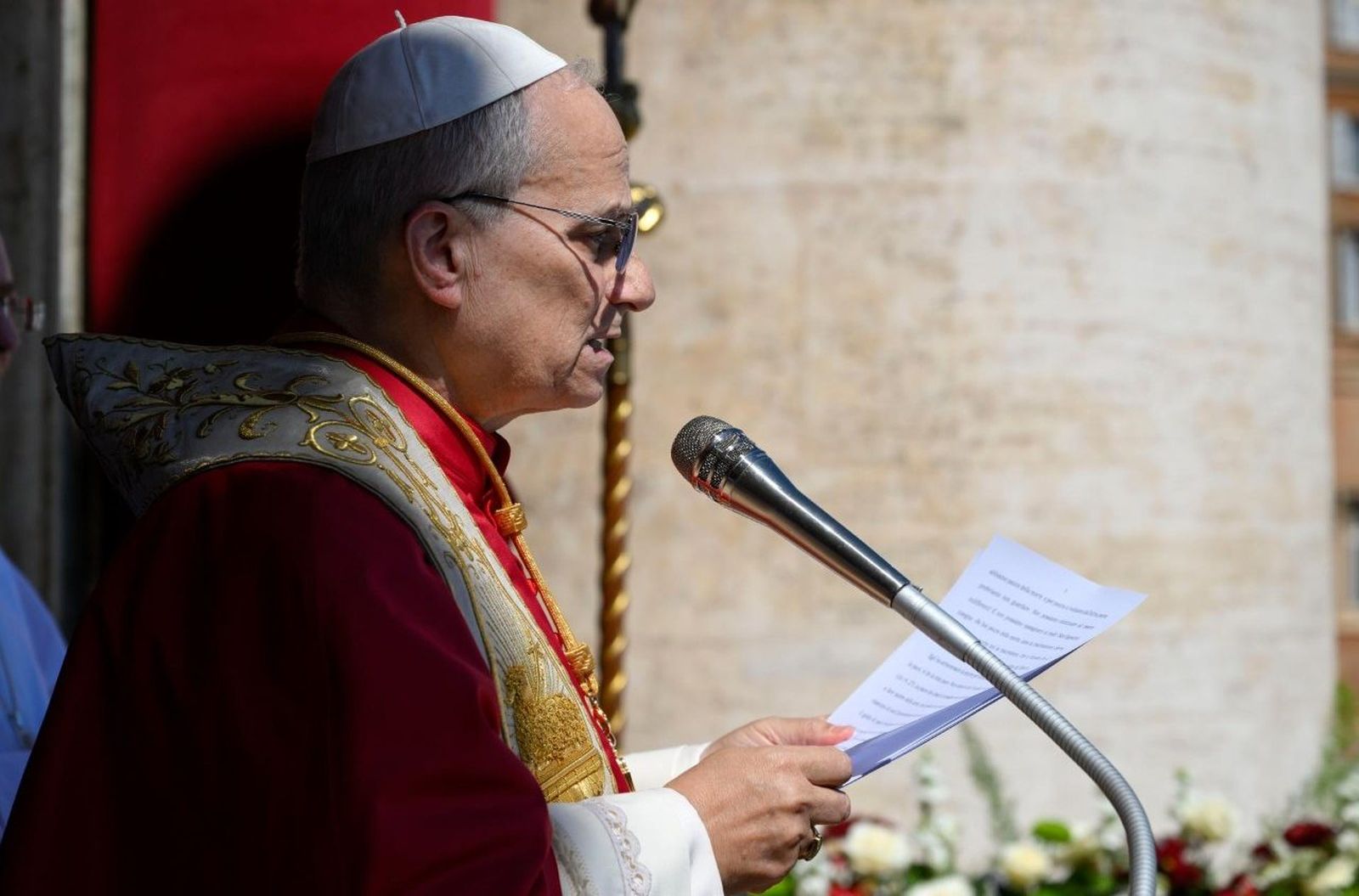 El Papa lee su mensaje Urbi et Orbi