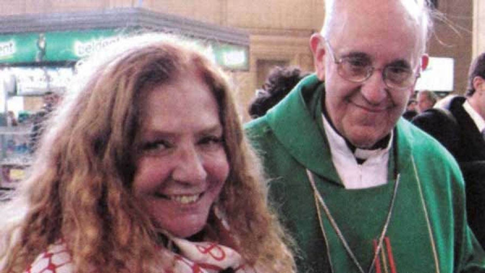 La periodista Alicia Barrios, con el Papa Francisco