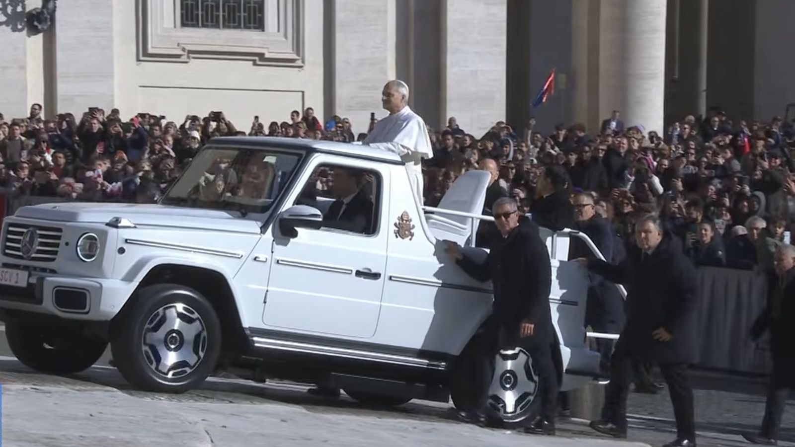 León XIV, en el papamóvil