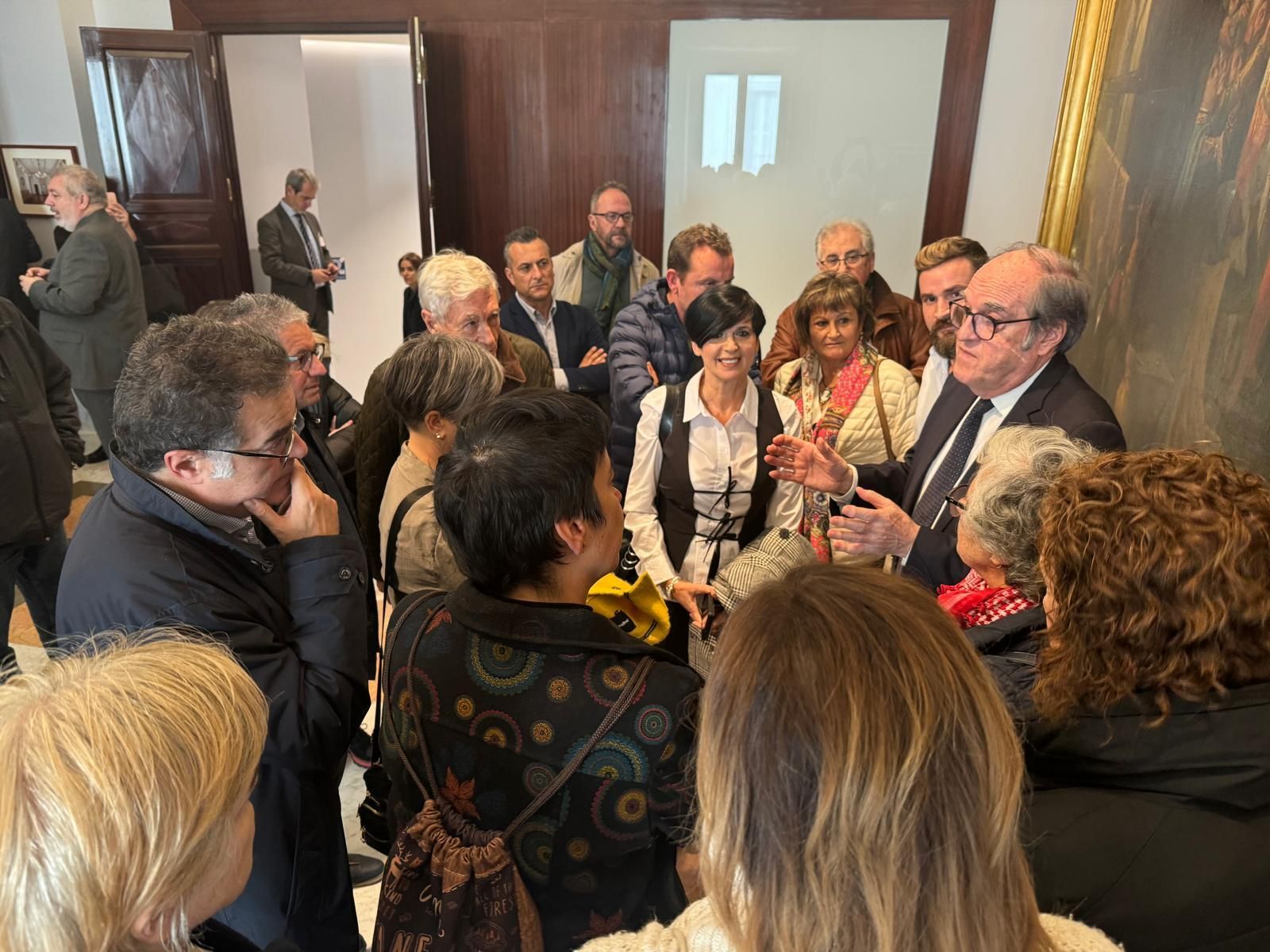 Gabilondo, con las víctimas