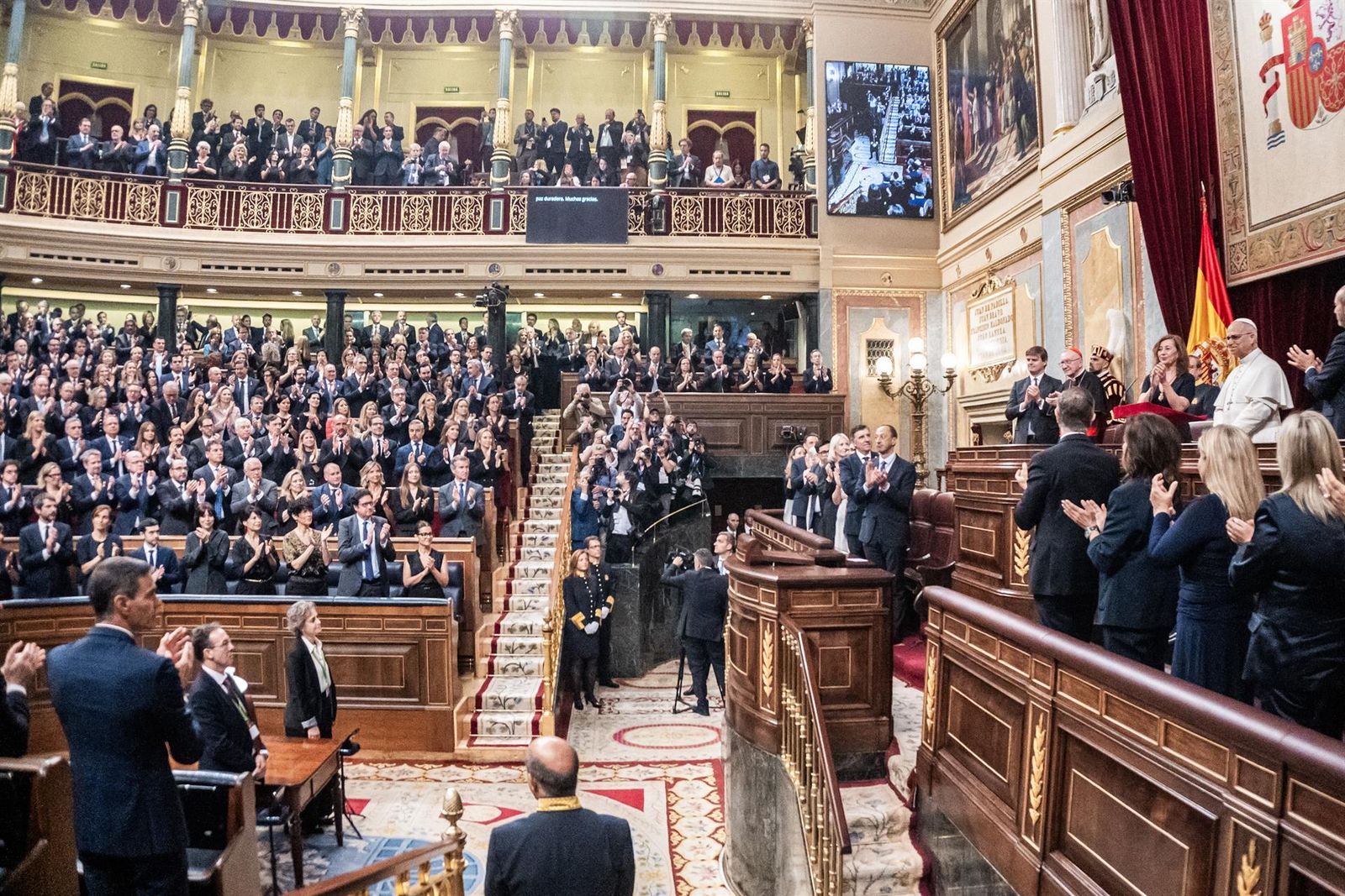 El Papa León XIV recibe un aplauso durante su visita al Congreso de los Diputados, a 8 de junio de 2026, en Madrid (España).