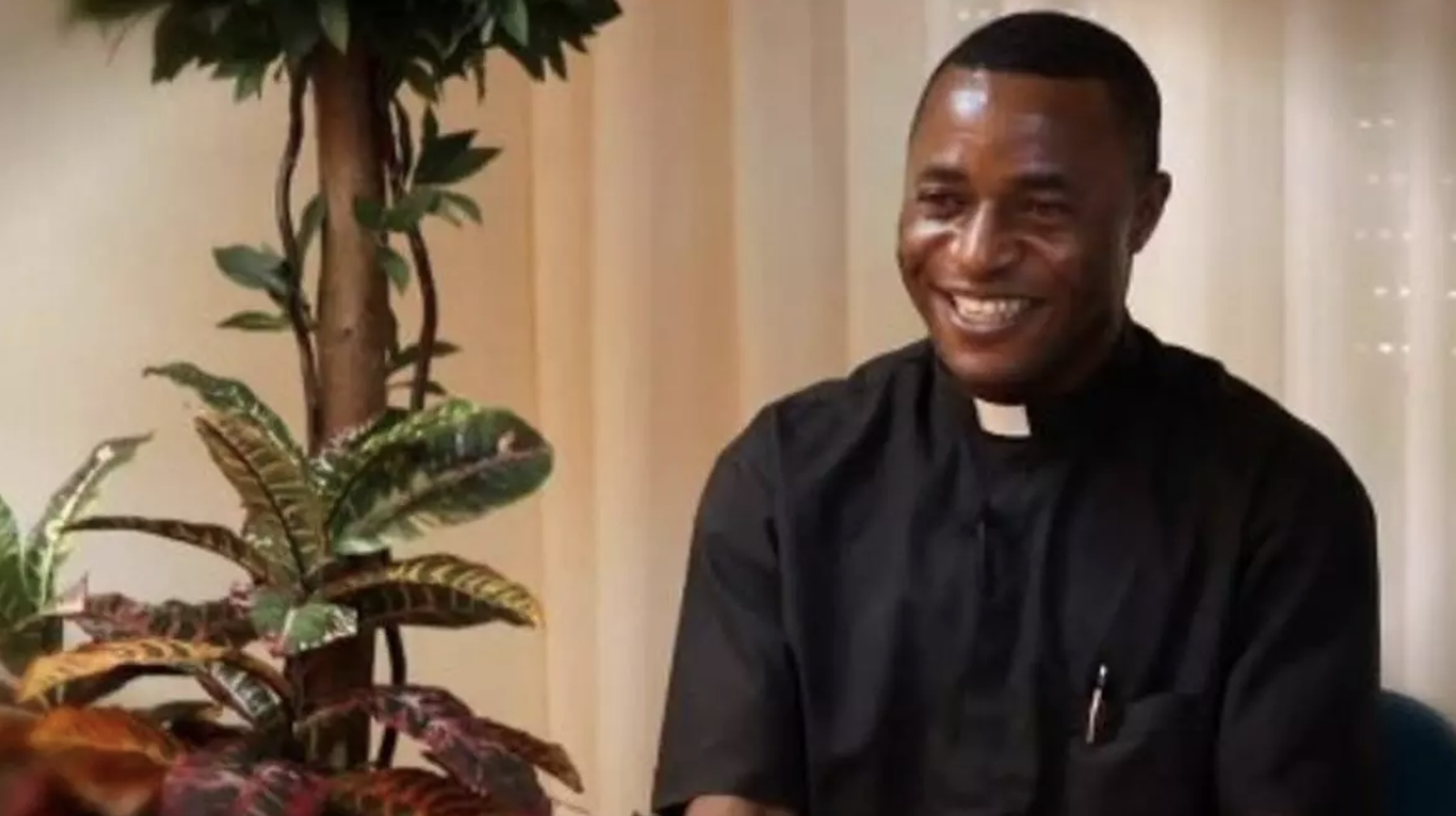 El sacerdote Kenneth Chukwuka