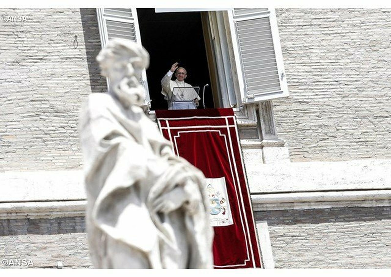 El Papa Francisco, en la ventana