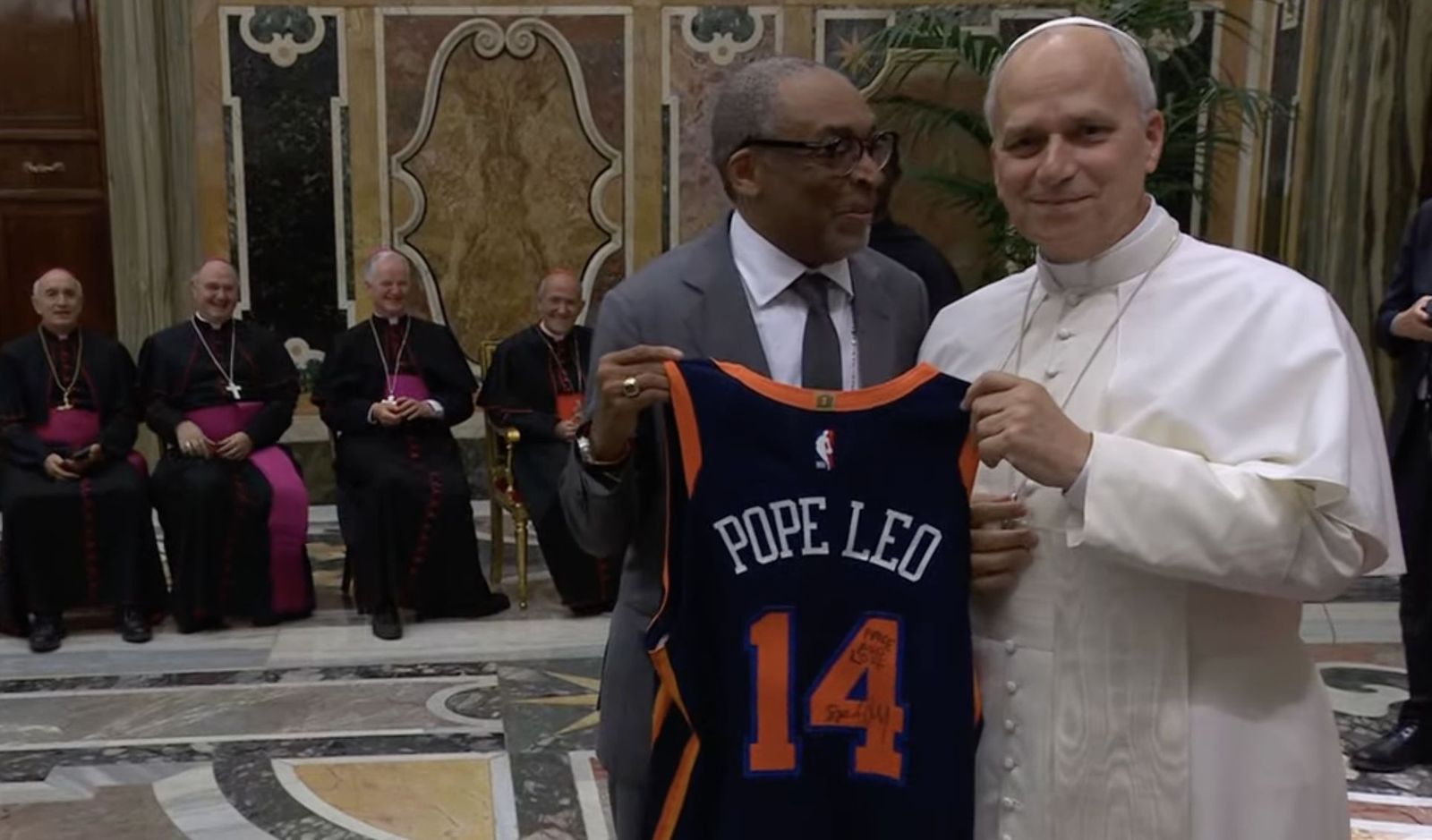 La camiseta del Papa Leo