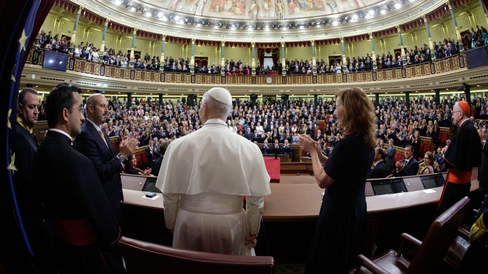 El papa ovacionado en el Congreso