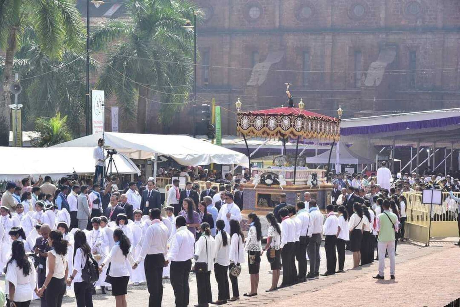 Inauguración en Goa de la exposición de las reliquias de san Francisco Javier