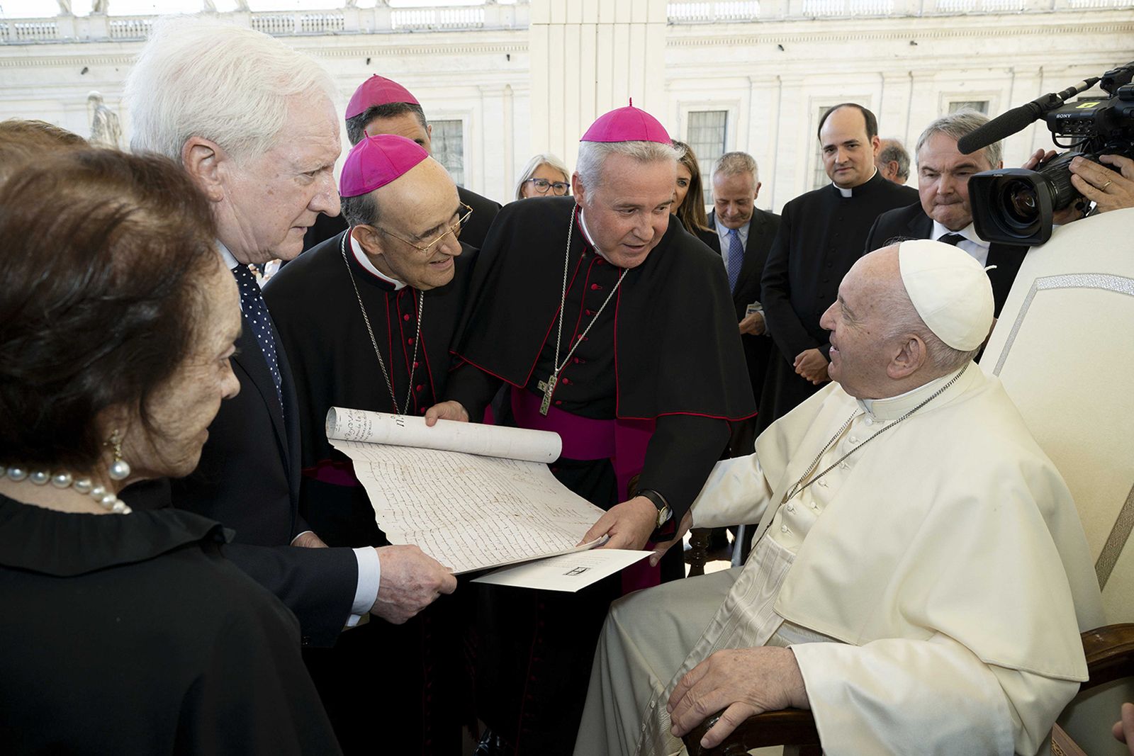 La delegación de la Fundación VIII Centenario con el Papa Francisco