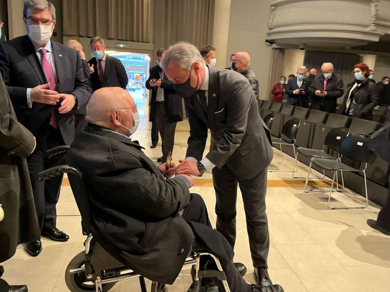 III mención honorifica Carmelo Etxenagusia