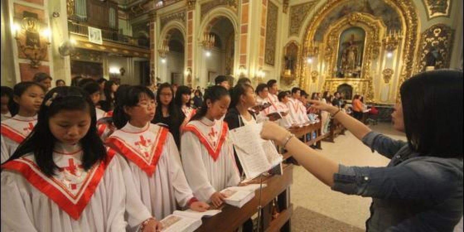 La comunitat de cristians xinesos a la parròquia de Sant Valer de València