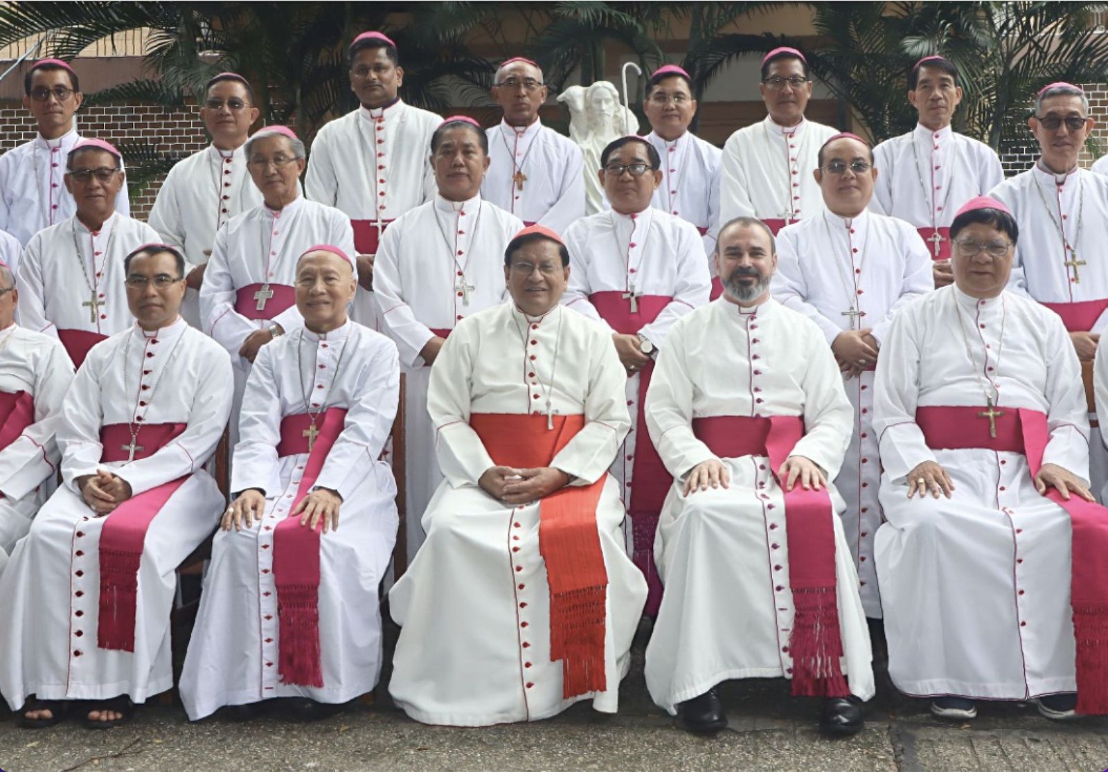 Miembros de la Conferencia Episcopal de Myanmar