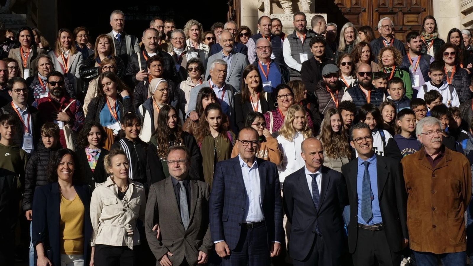 Fundación Edelvives y la Universidad de Zaragoza celebran cinco años de la Cátedra del Cuidado Educativo Integral. Foto de familia