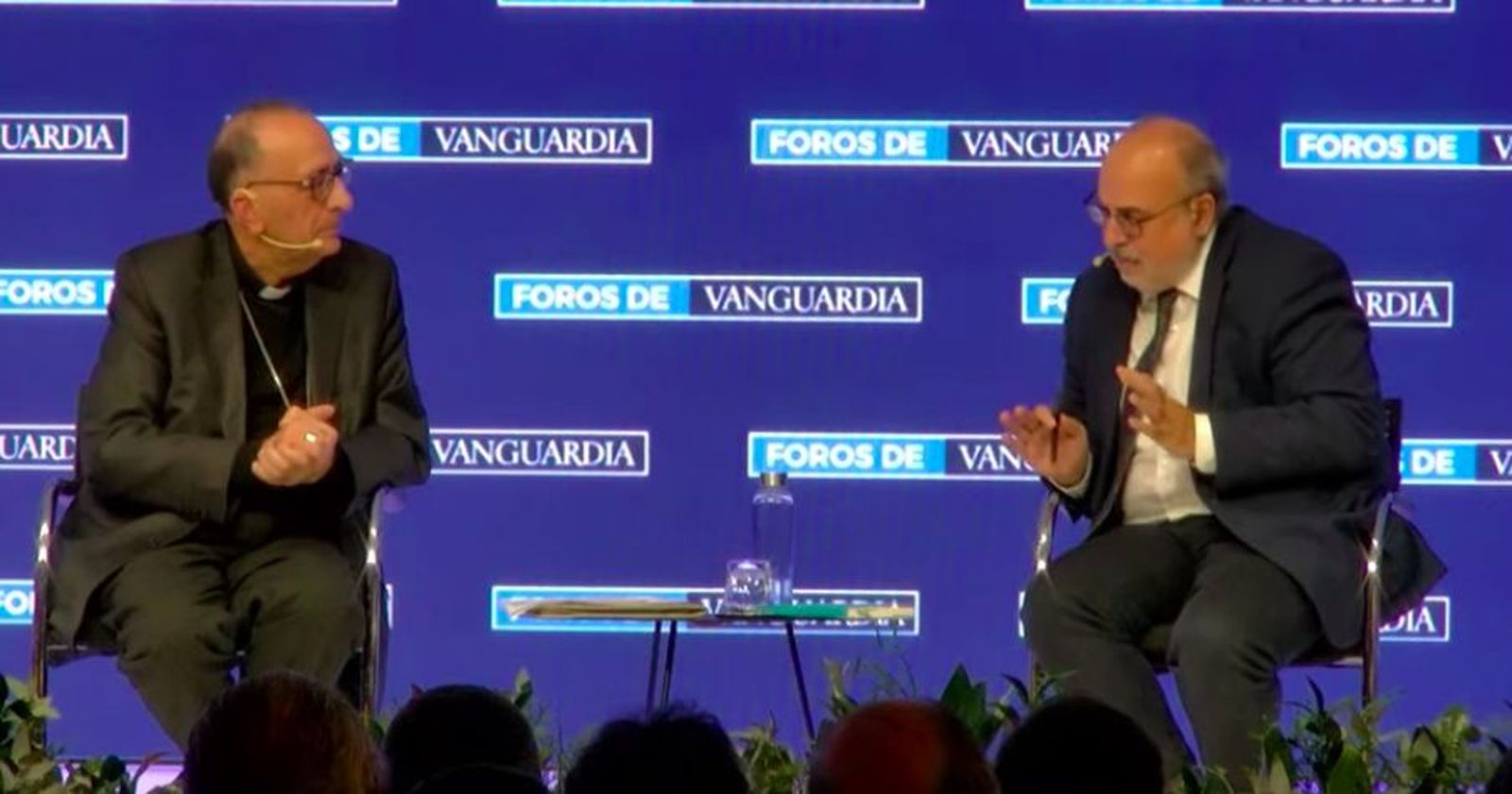 Omella, con Enric Juliana