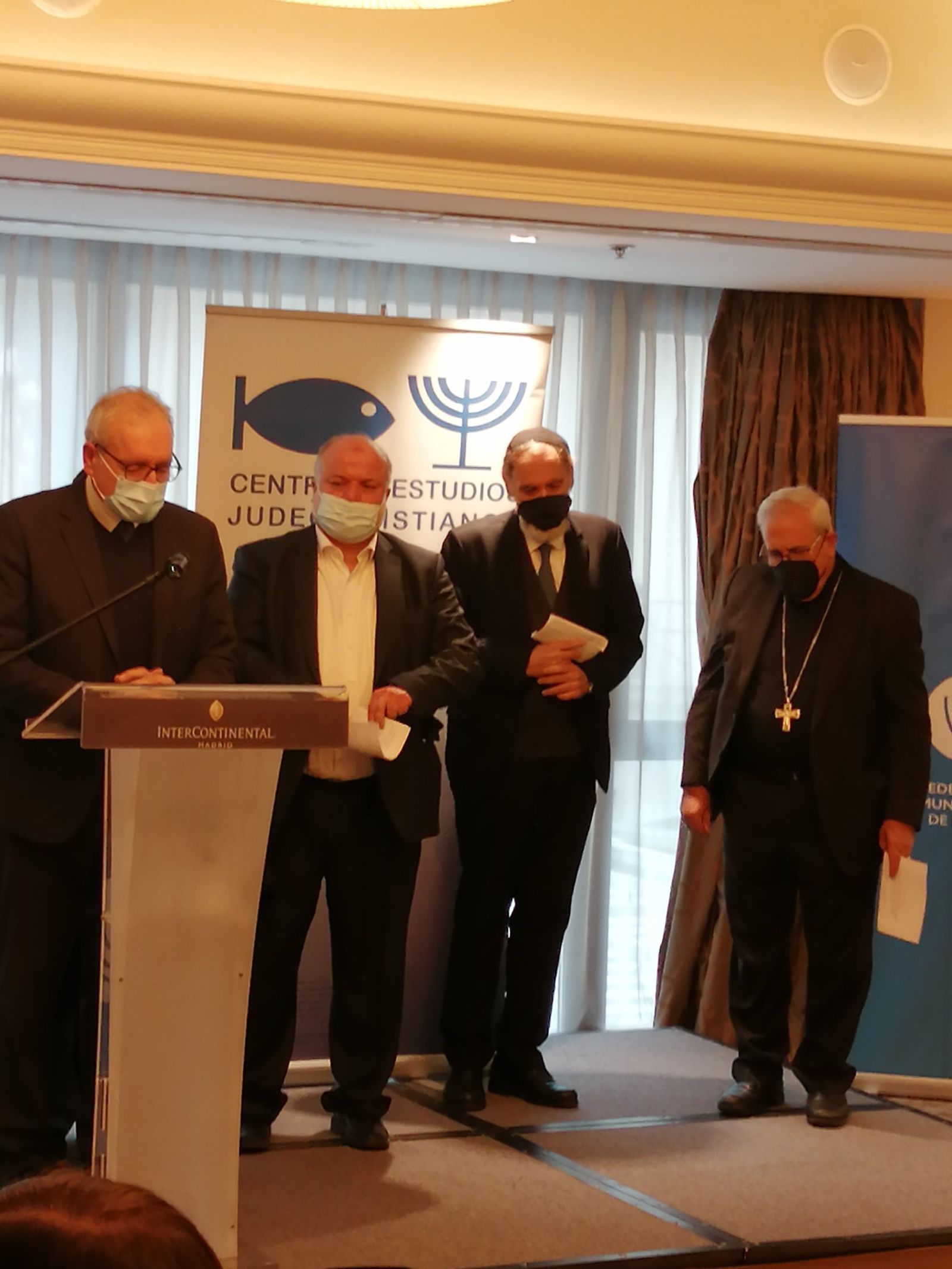 Cristianos, judíos y musulmanes españoles rezan juntos por el fin de la guerra en Ucrania