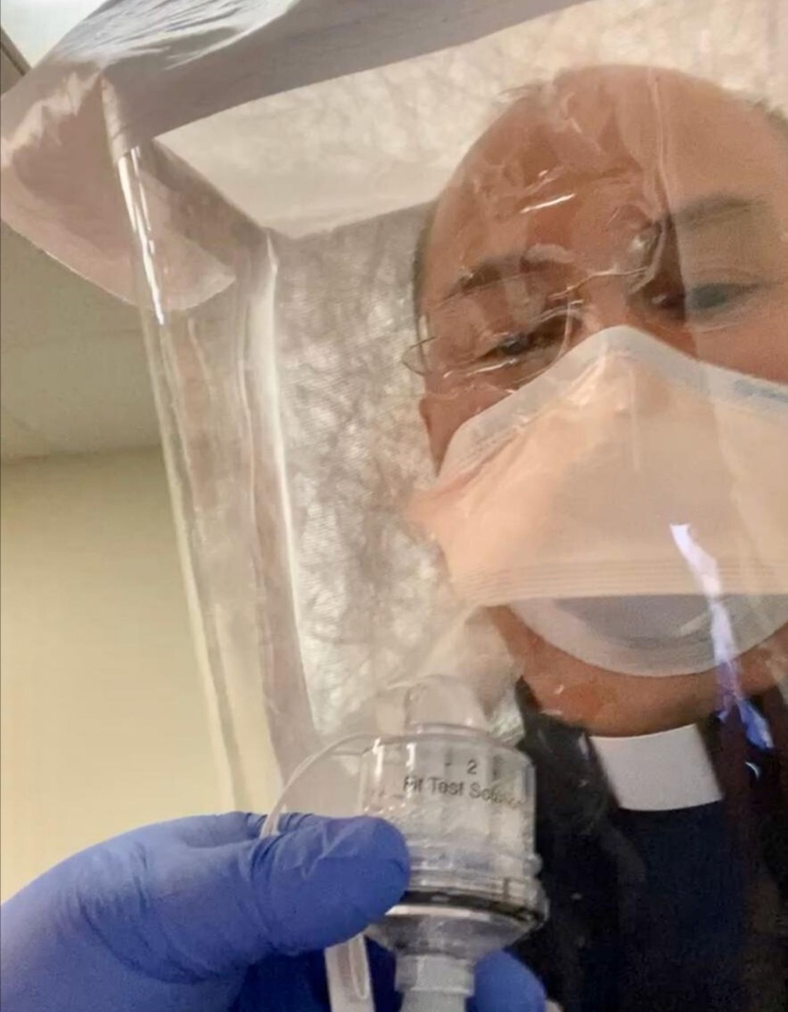 Sacerdote mexicano se capacita para enfrentar al coronavirus