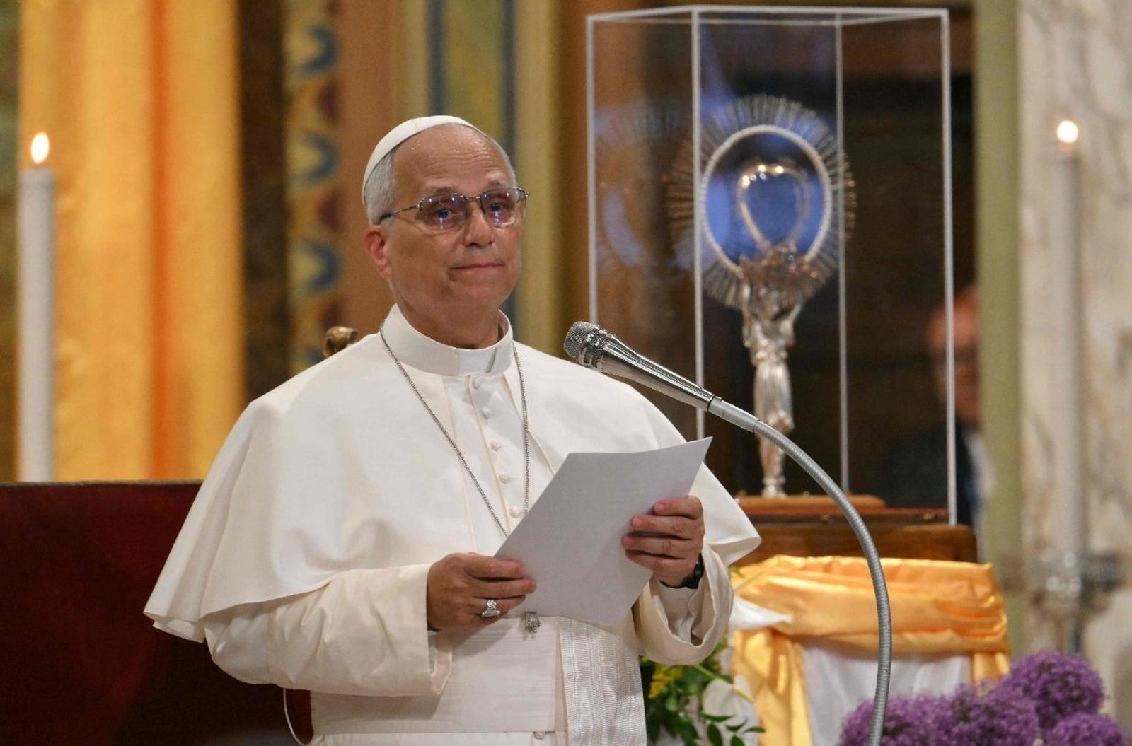 El Papa, en la parroquia de Francisca Javiera Cabrini.jpg