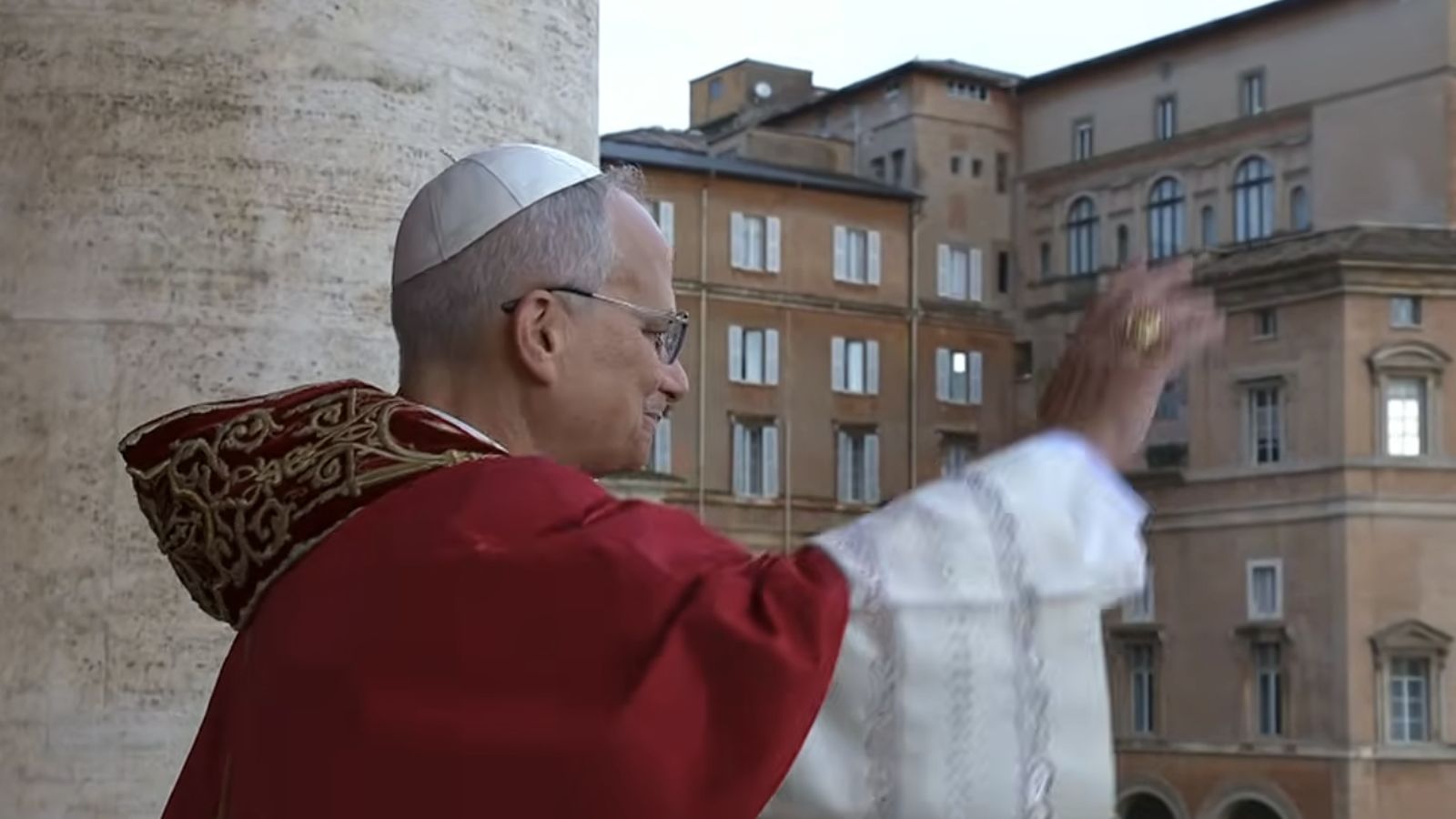 Prevost saluda al pueblo de Dios