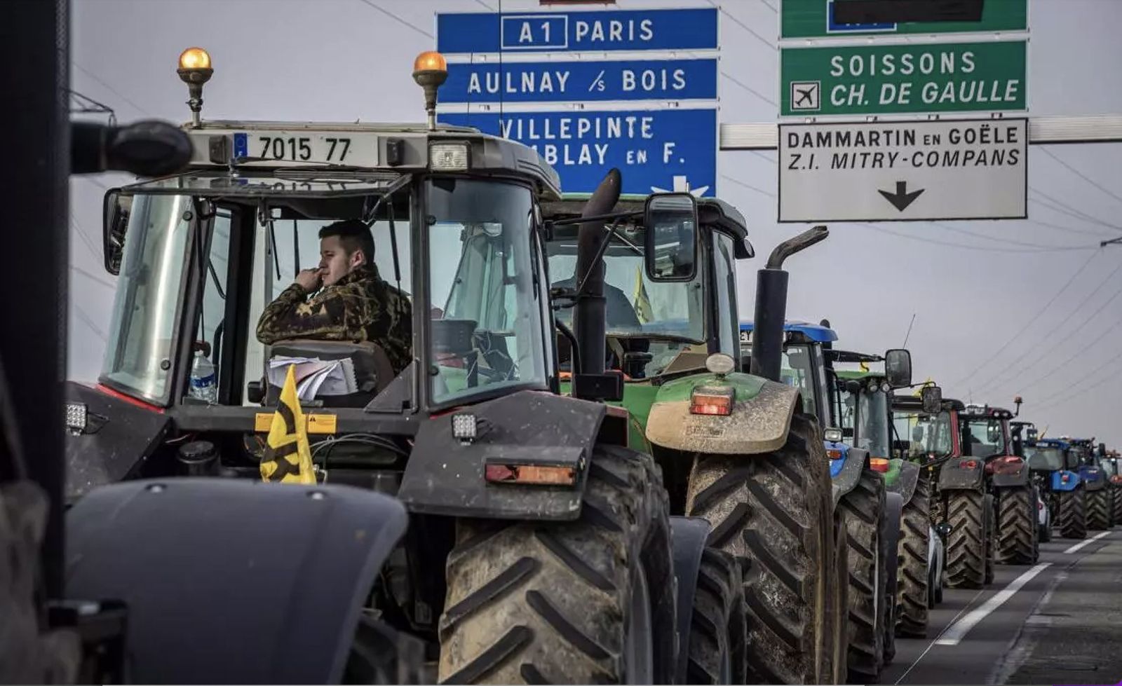 Los agricultores bloquearon las principales autopistas