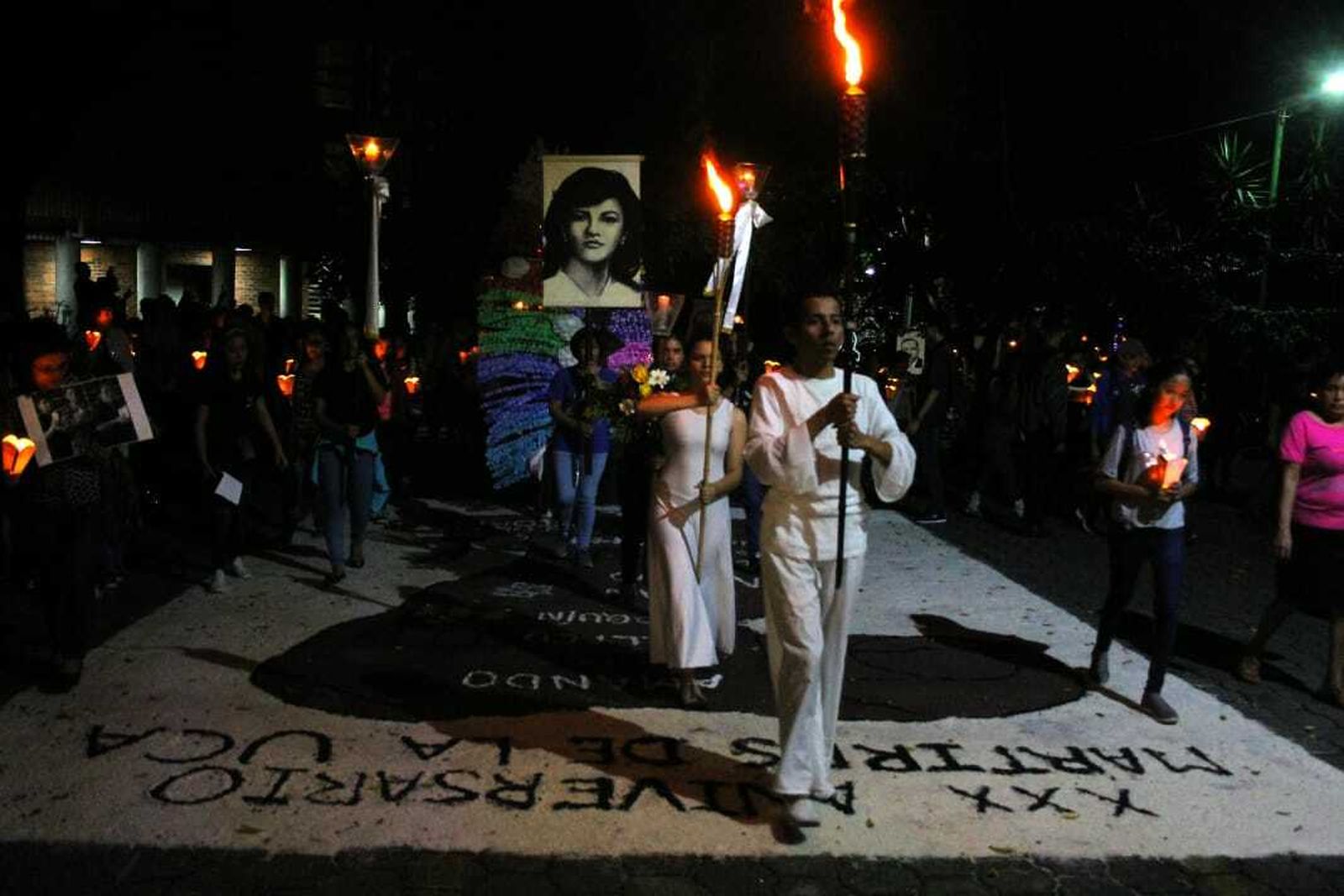 Via Crucis por los mártires de la UCA