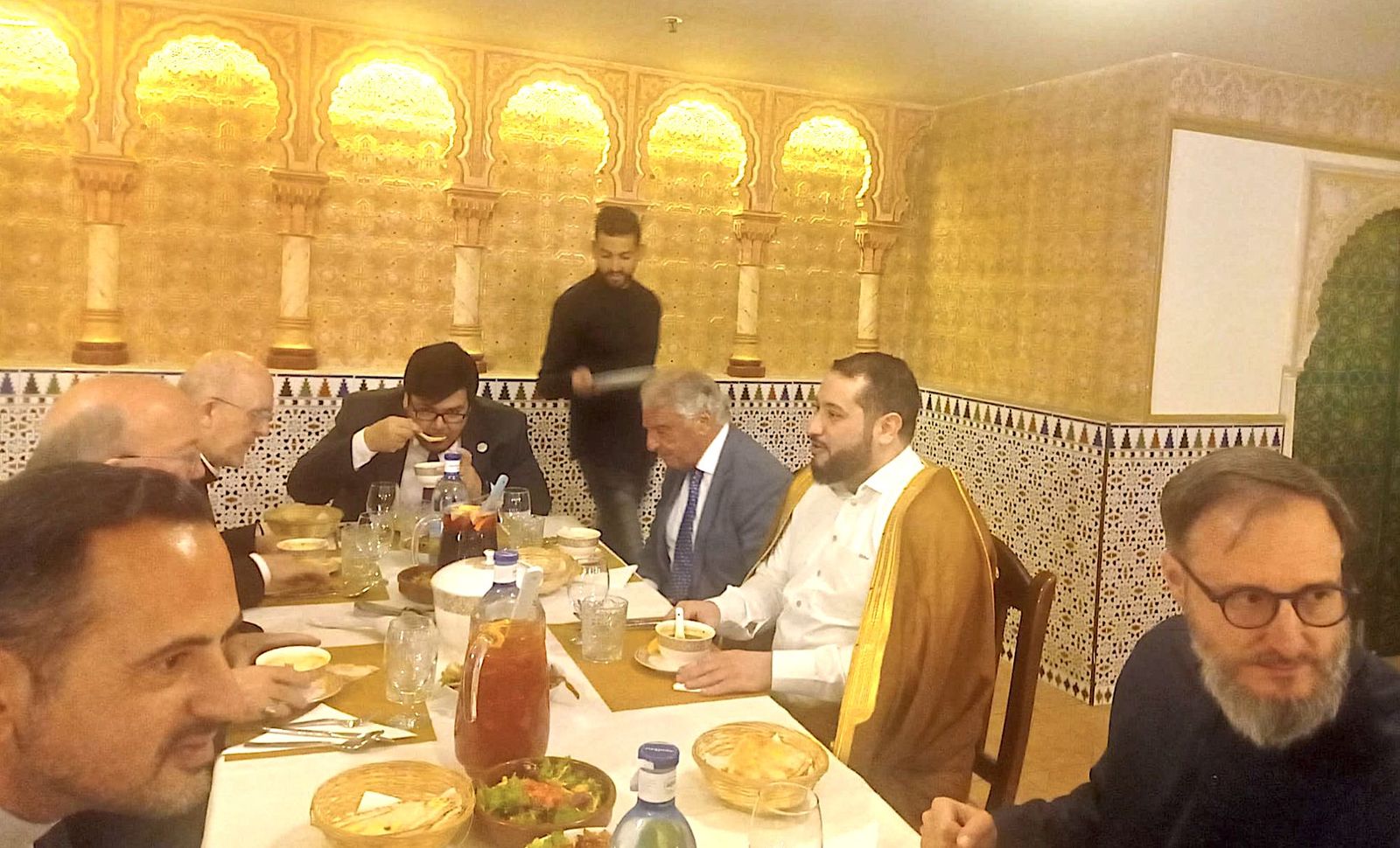 El cardenal Osoro en la ruptura del ayuno en el Centro Islámico de Madrid