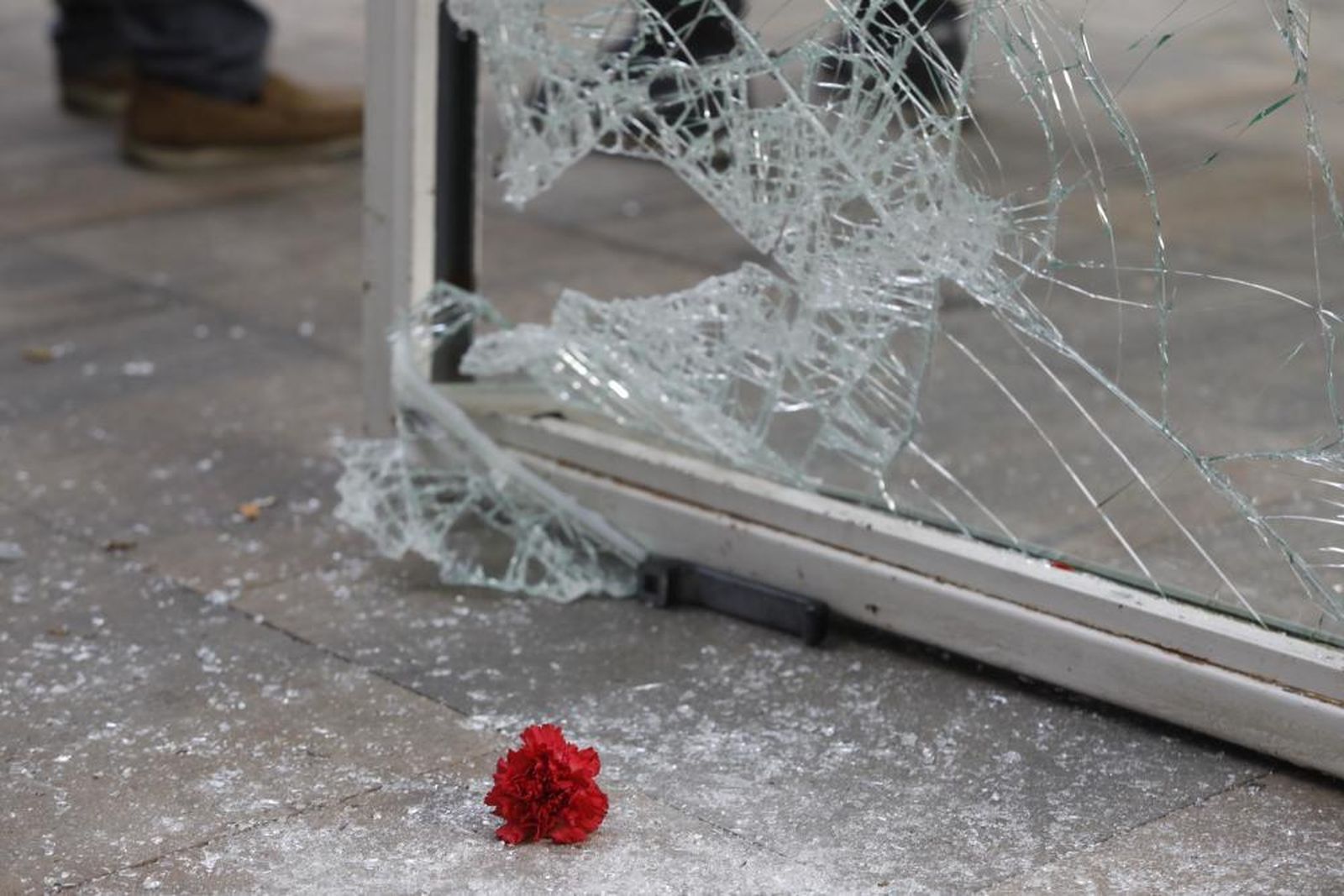 Armas contra urnas en el referéndum