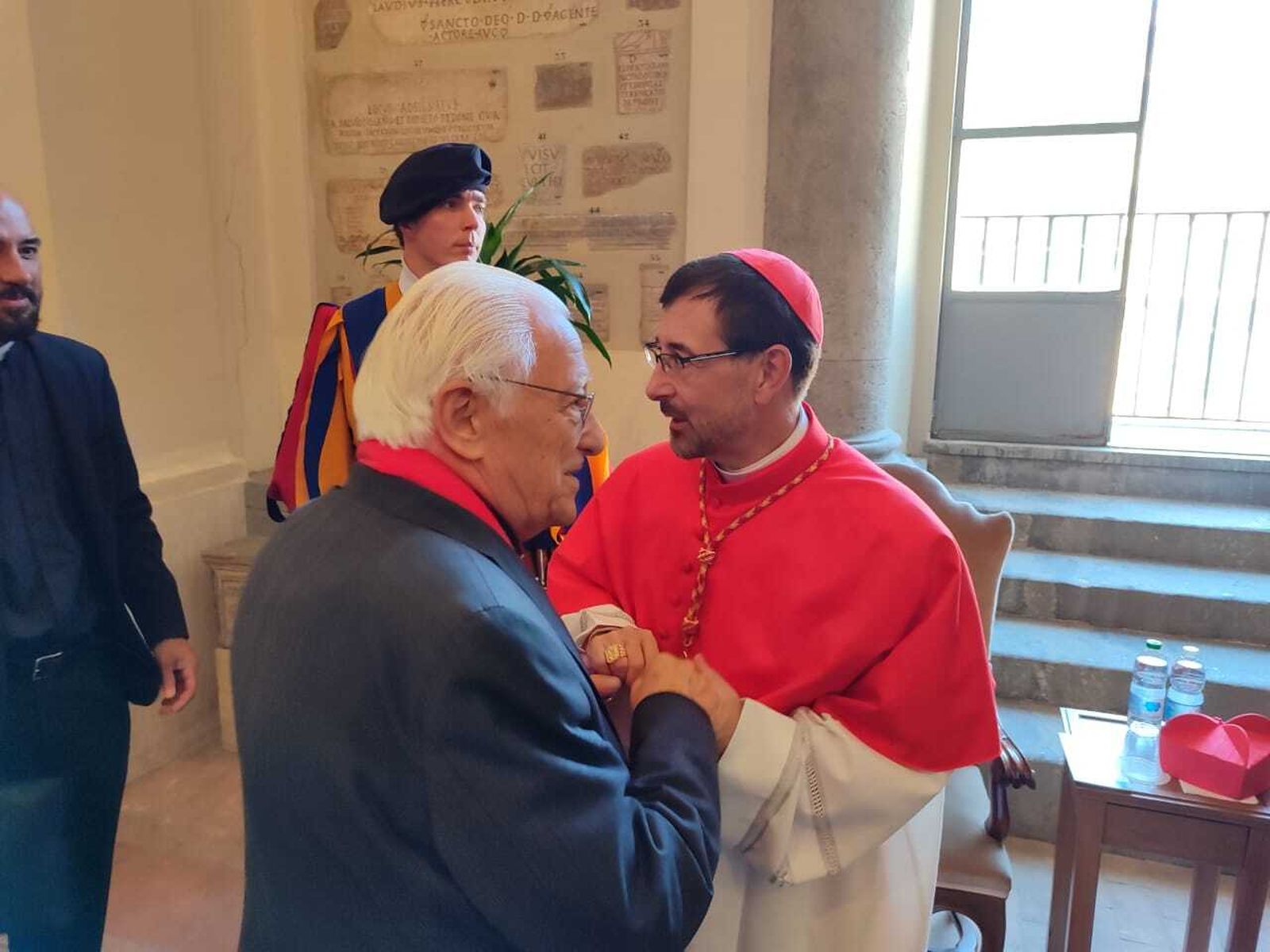 El padre Ángel, con José Cobo