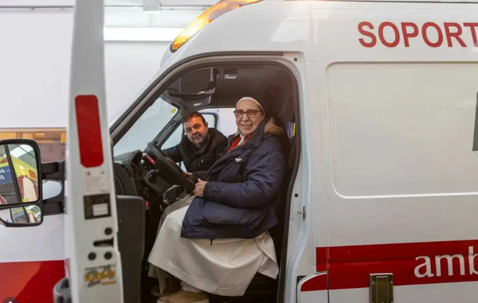 Una ambulancia, cedida desde Soria.