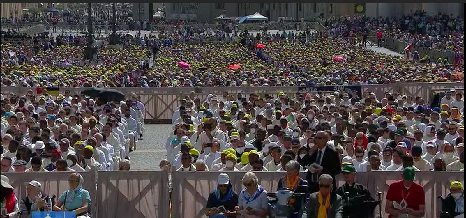 La plaza de San Pedro, repleta