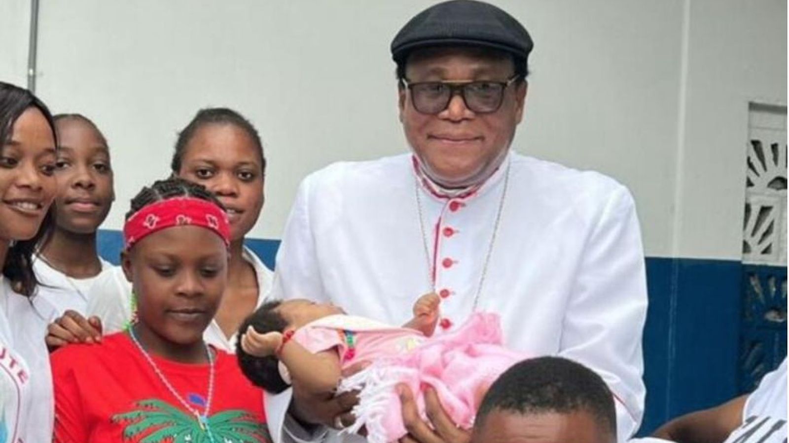 Monseñor Pierre-André Dumas en Haití