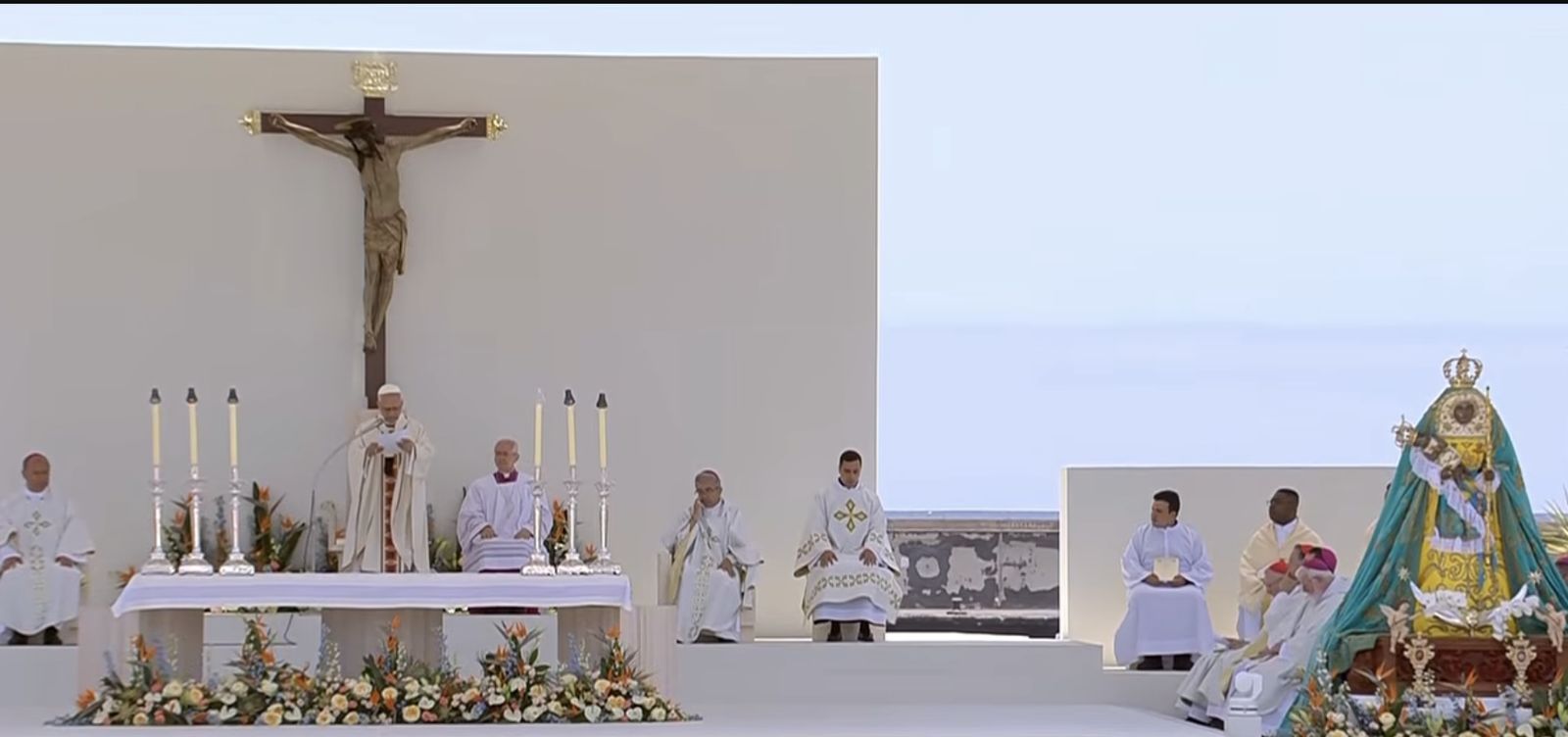 El Papa, en su última misa en España