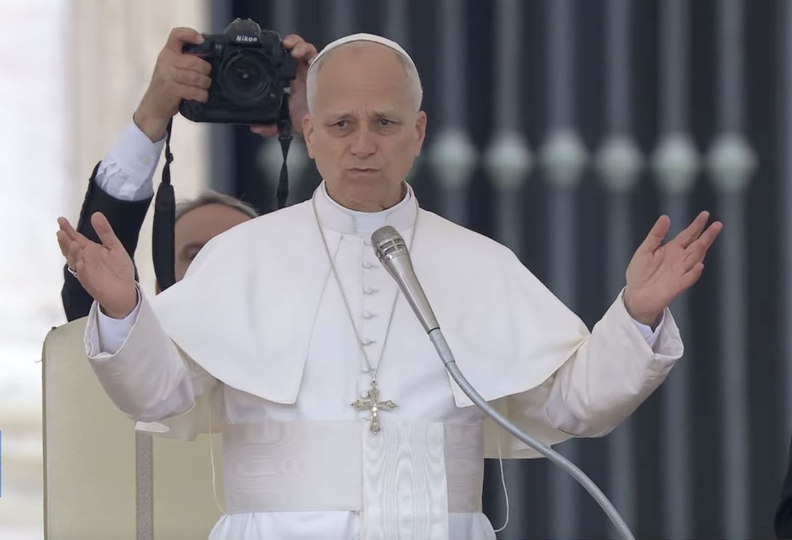 El Papa, al inicio de la audiencia