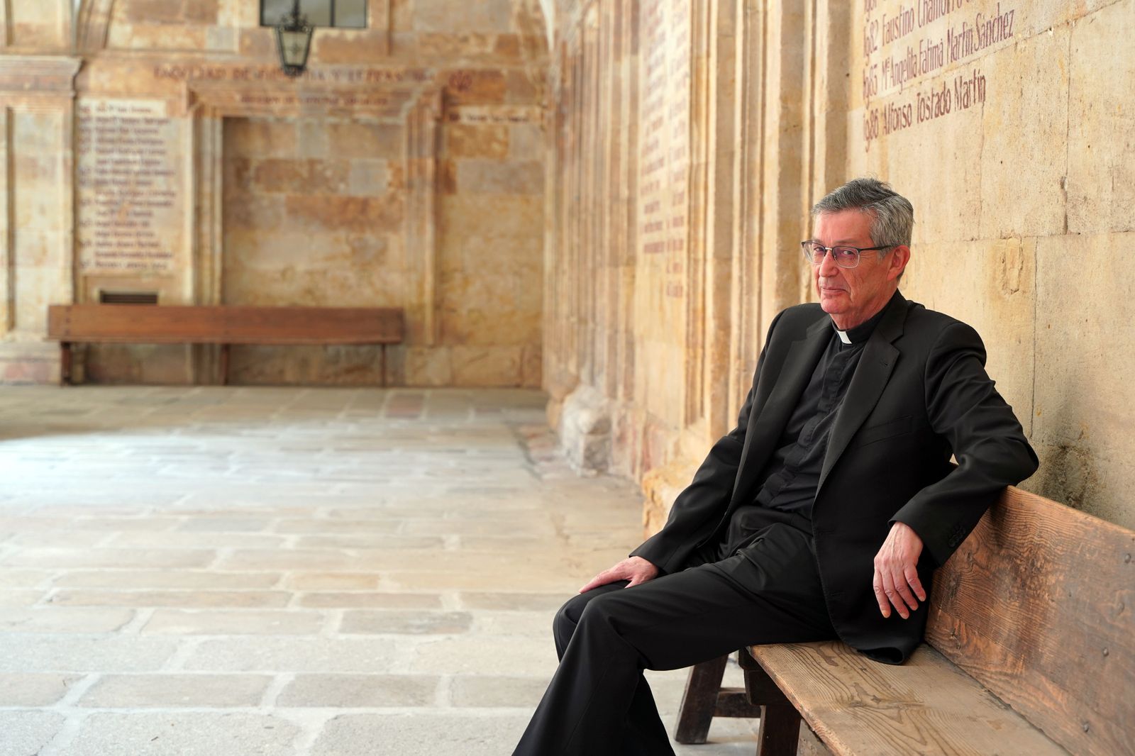 Santiago García-Jalón de la Lama, en el patio de la UPSA