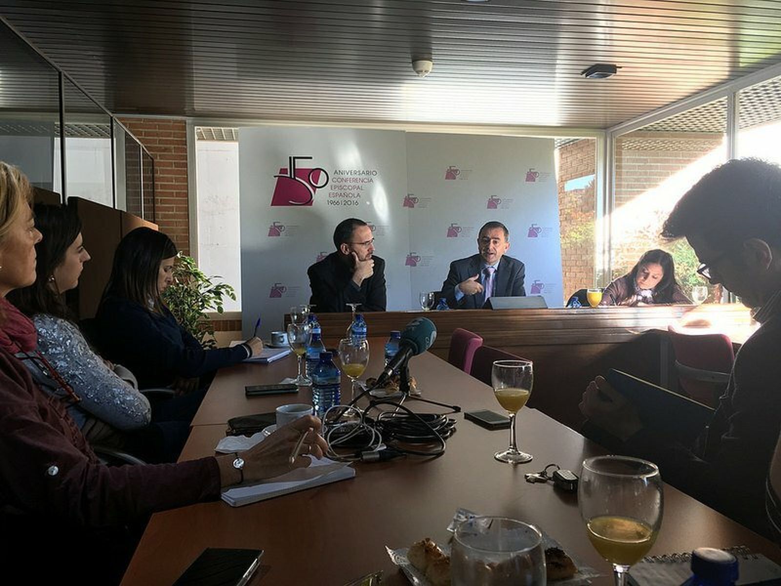 Un momento del desayuno de prensa
