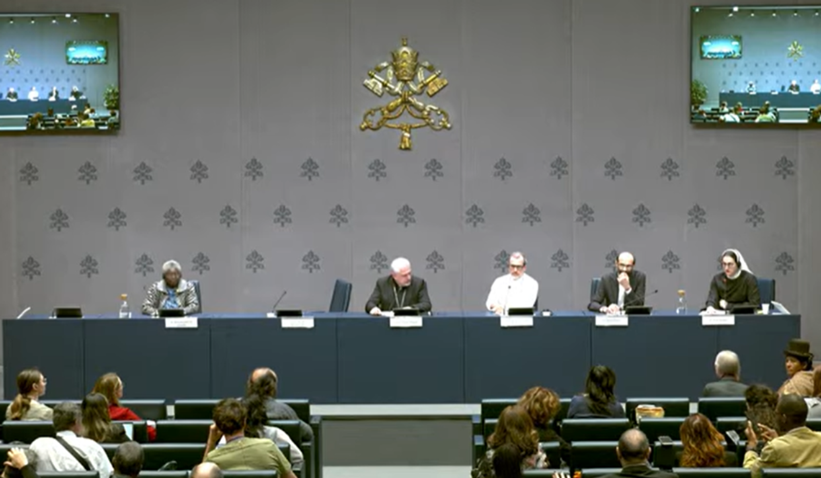 Presentación en el Vaticano de la Plataforma de Desinversion en Mineria