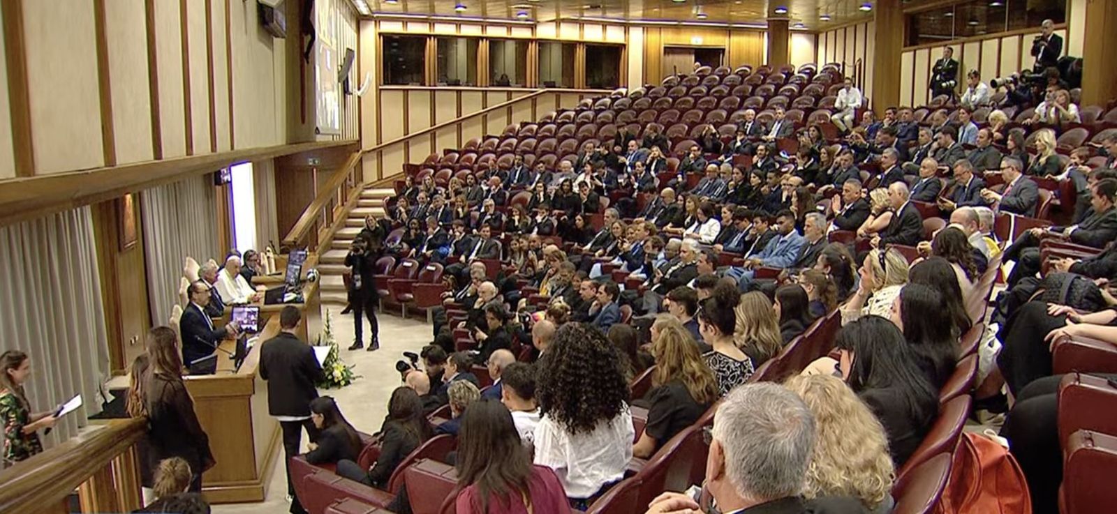 El Papa, con los jóvenes de Scholas