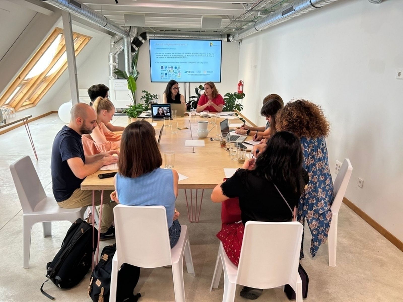 La sociedad civil pide impulsar una norma europea contra los abusos corporativos