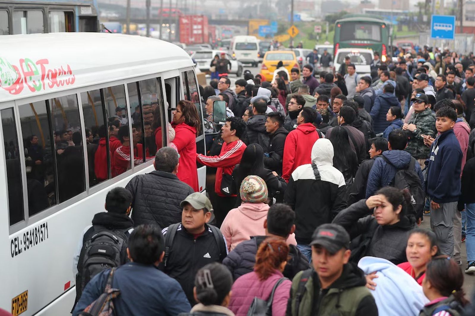 Paro de transporte en Perú