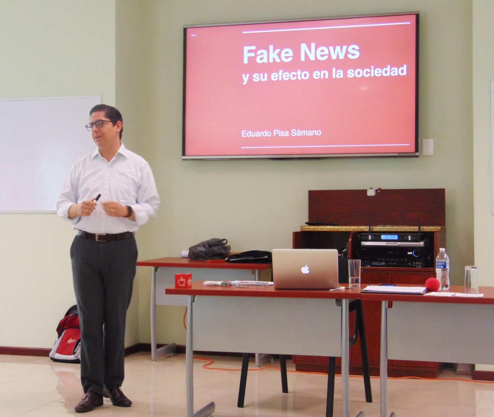 Eduardo Pisa. Candil de la calle...