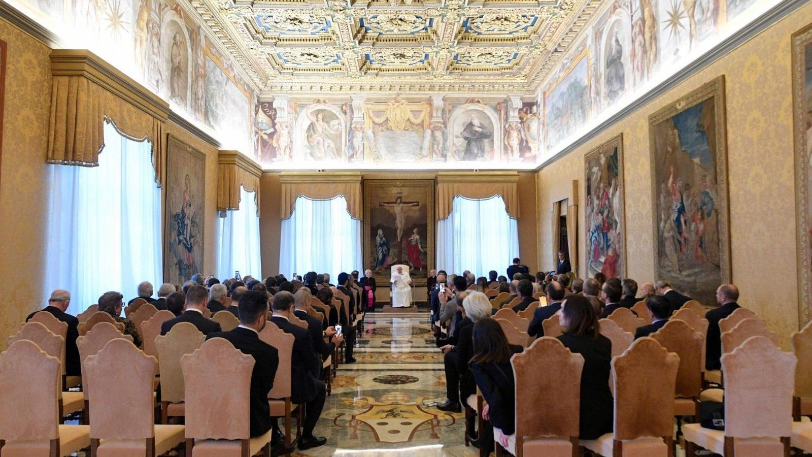 Francisco, al Dicasterio de la Evangelización: "Dios es buen Pastor, no un mercenario"