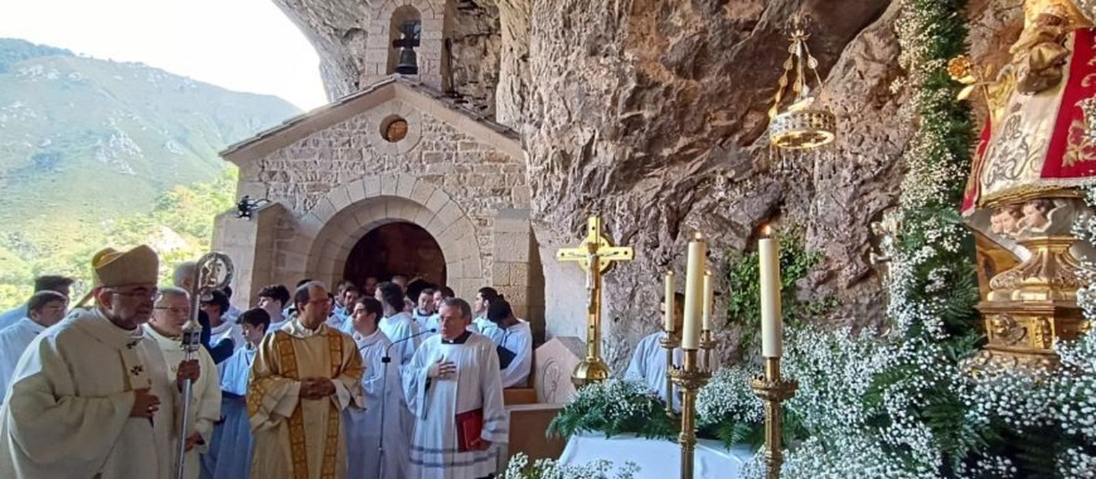 Jesús Sanz, ante la Santina