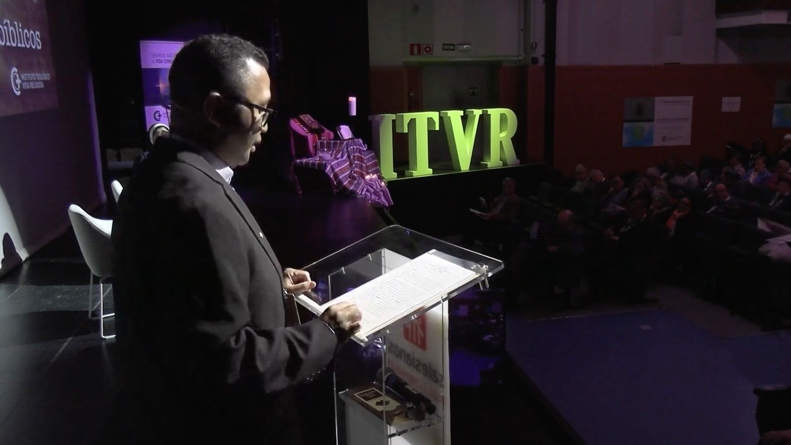 Andriamihaja Dominique Rakotobe, durante su conferencia