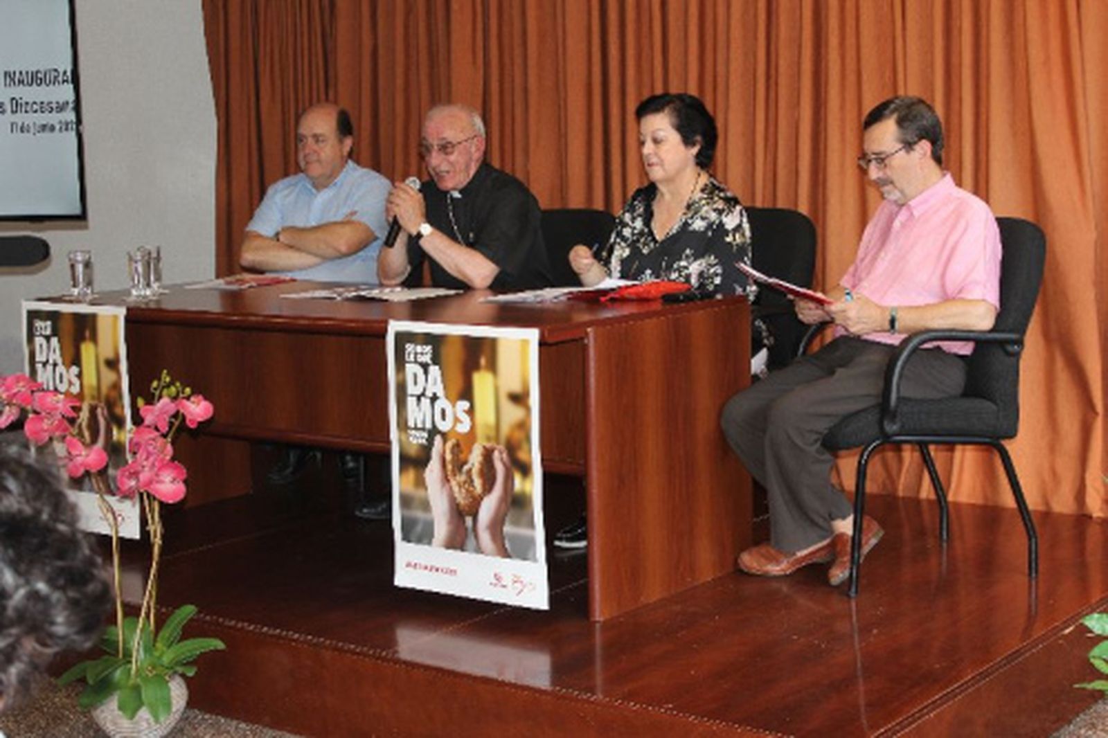 Atilano Rodríguez en la asamblea de Cáritas Diocesana